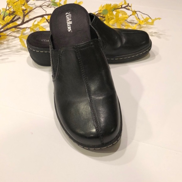 Cobbie Cuddlers Shoes - 🌻EUC Black Cobbie Cuddlers Mules
